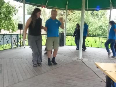 Volksdansgroep Karekiet op bezoek